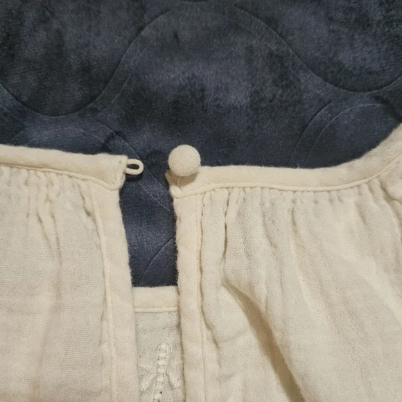 Universal Thread Cream Peasant Blouse - Picture 6 of 7